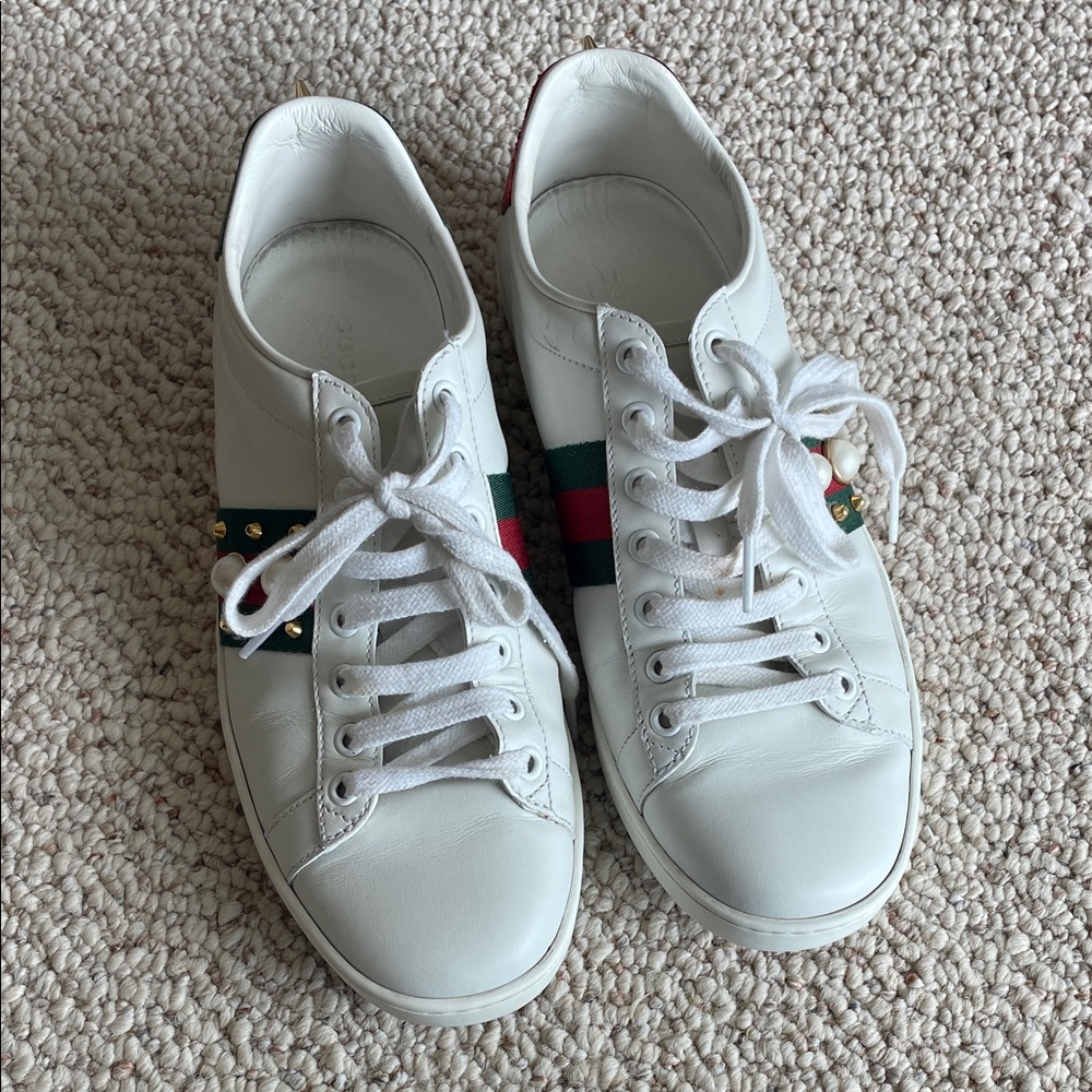 Gucci White Sneakers with Green and Red Stripe